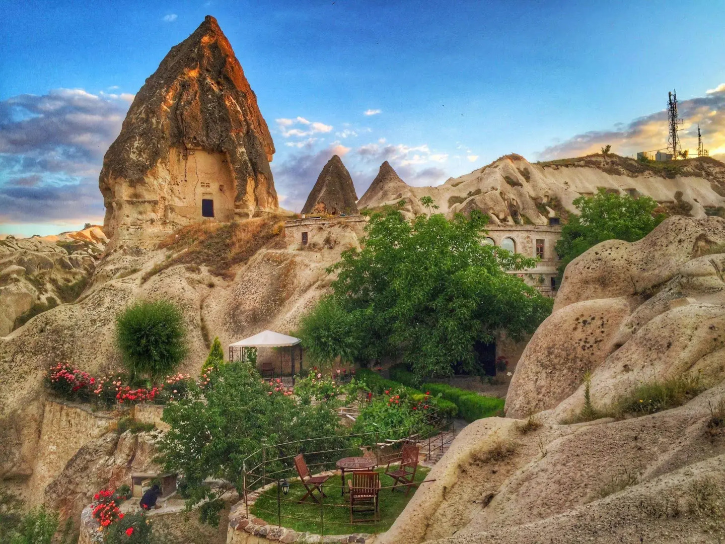 Traveller's Cave Hotel