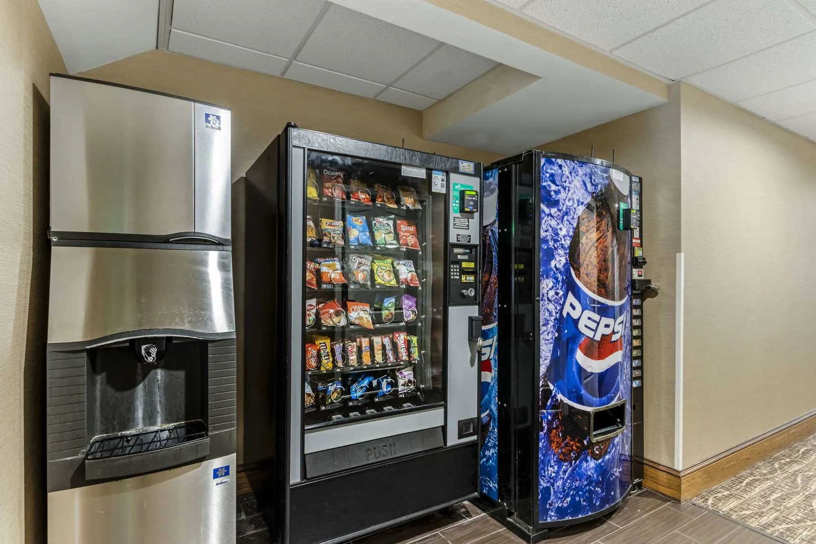 Comfort Inn & Suites Dover near Speedway