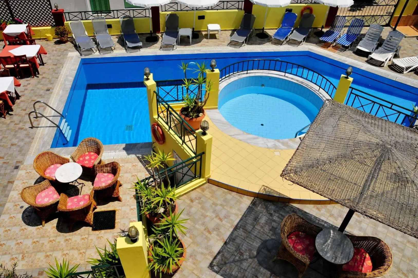 Ariadni Palace Apartments