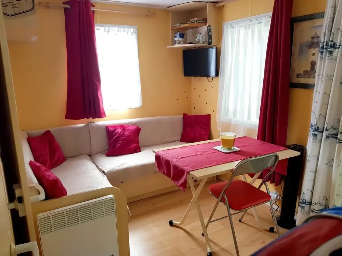 Bungalow With one Bedroom in Meschers-sur-gironde, With Pool Access, Furnished Garden and Wifi