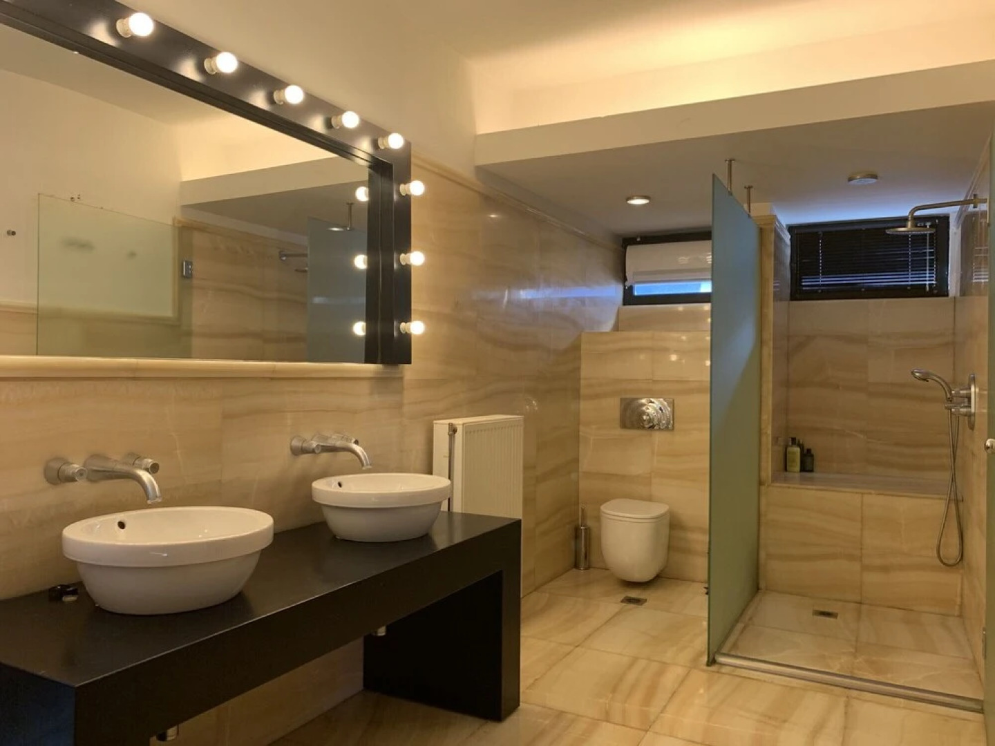 Luxury Villa Marathon