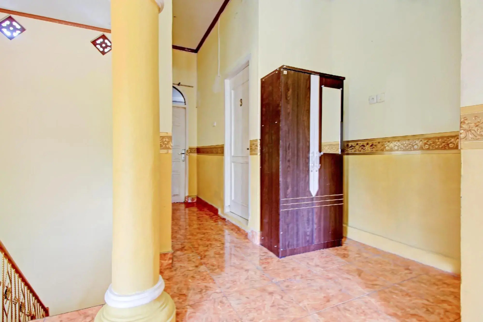 OYO 90307 Fj Alfaeyza Kost