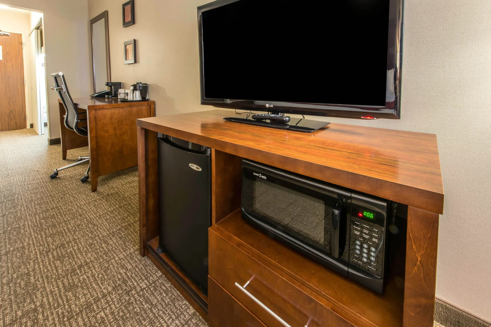 Comfort Inn & Suites Erie - Splash Lagoon Indoor Waterpark