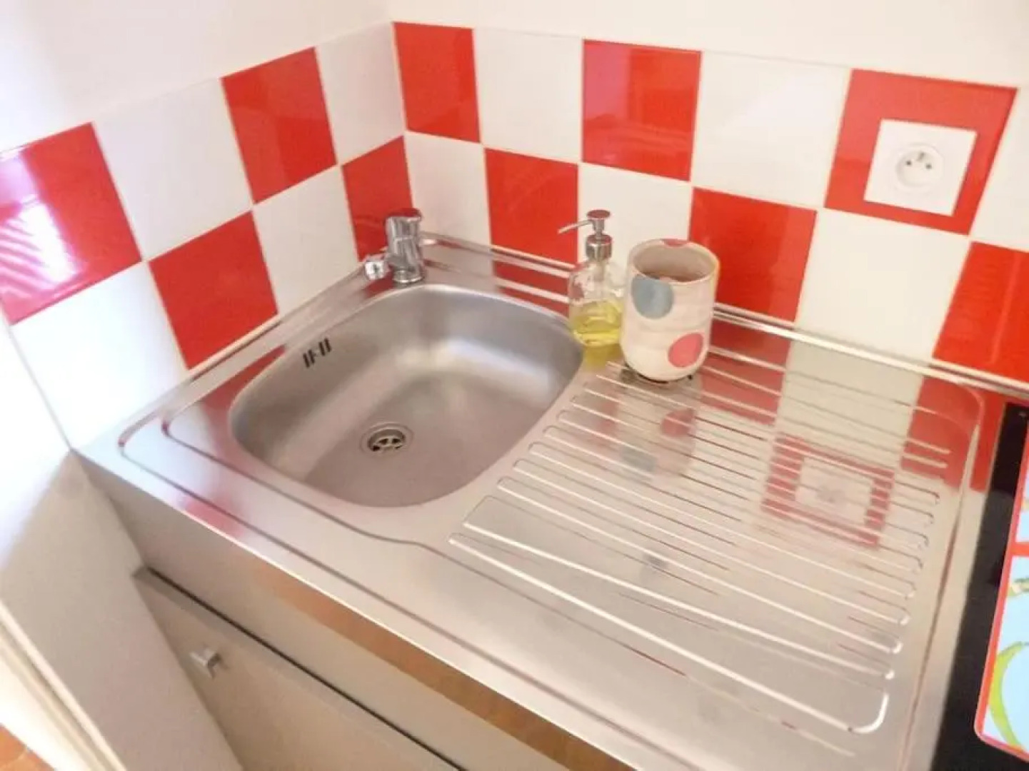 le 1835, studio rouge-Corail