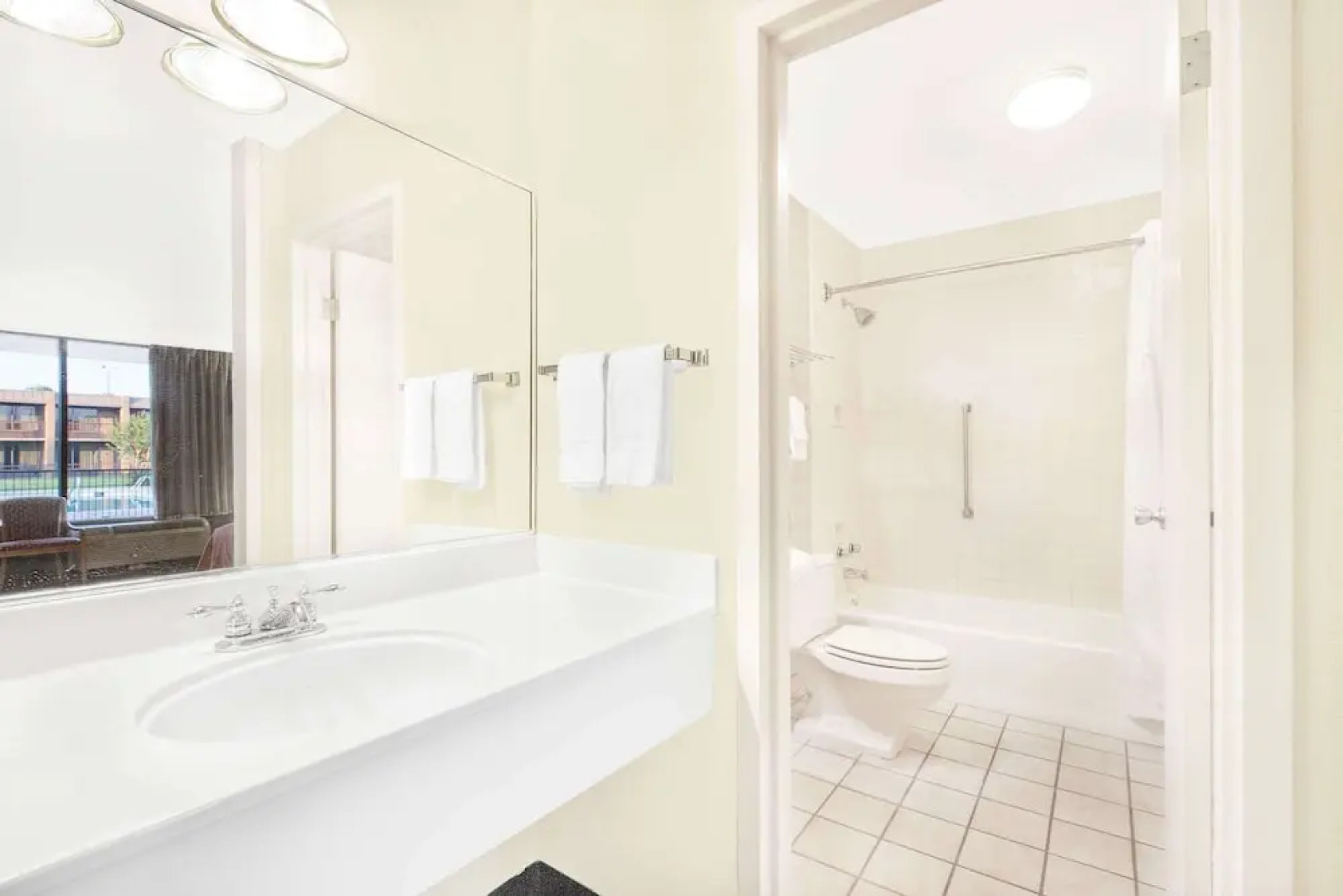 Baymont by Wyndham Paris