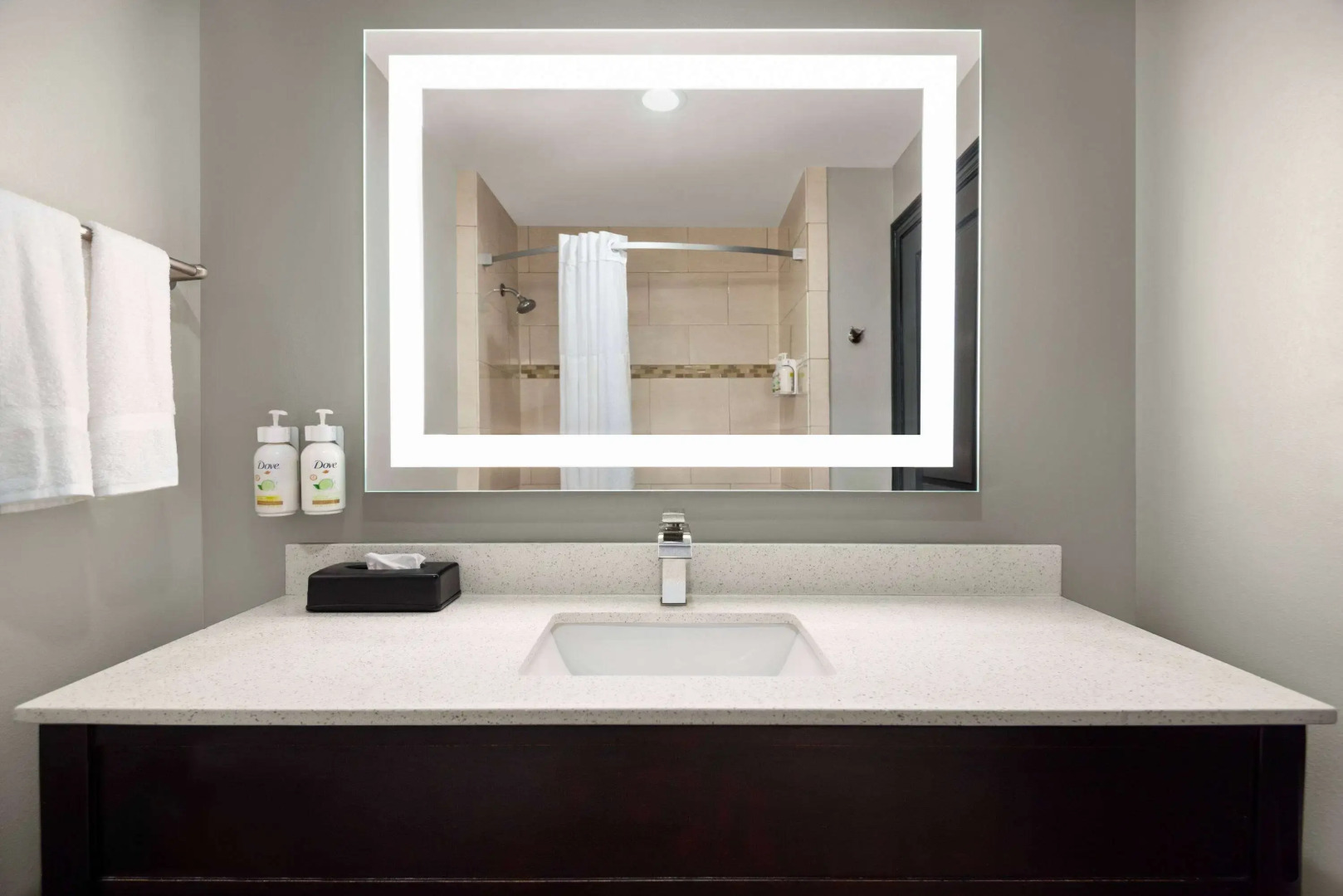 La Quinta Inn & Suites by Wyndham Gonzales LA