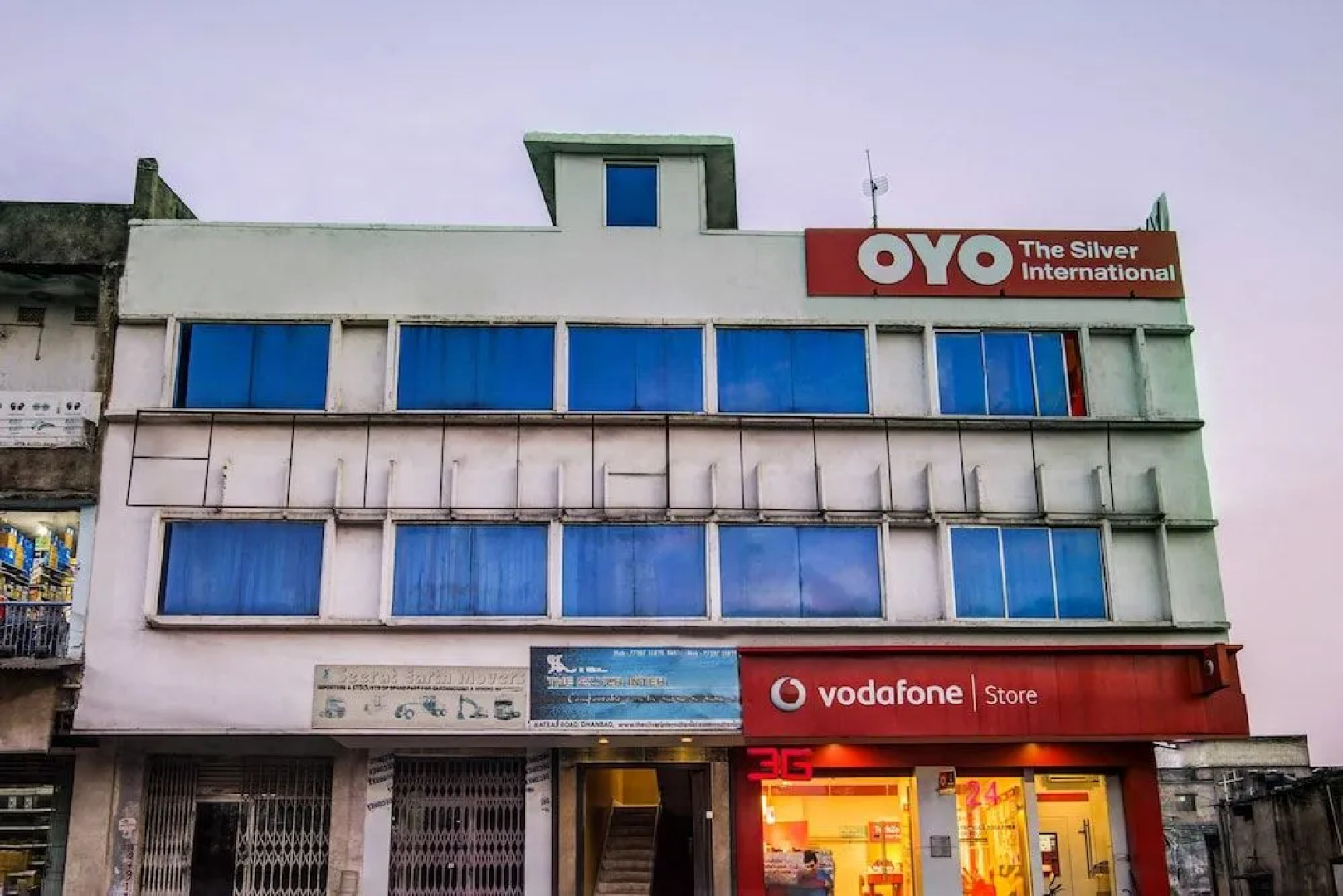 OYO 5968 The Silver International