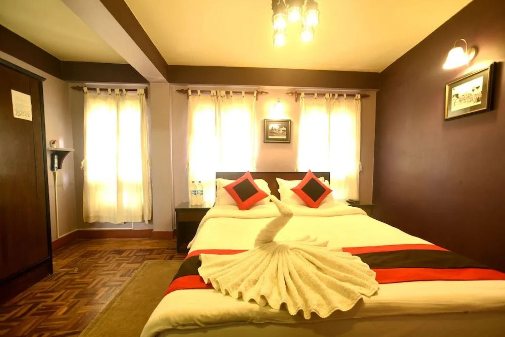 Vajra Guest House & Restaurant