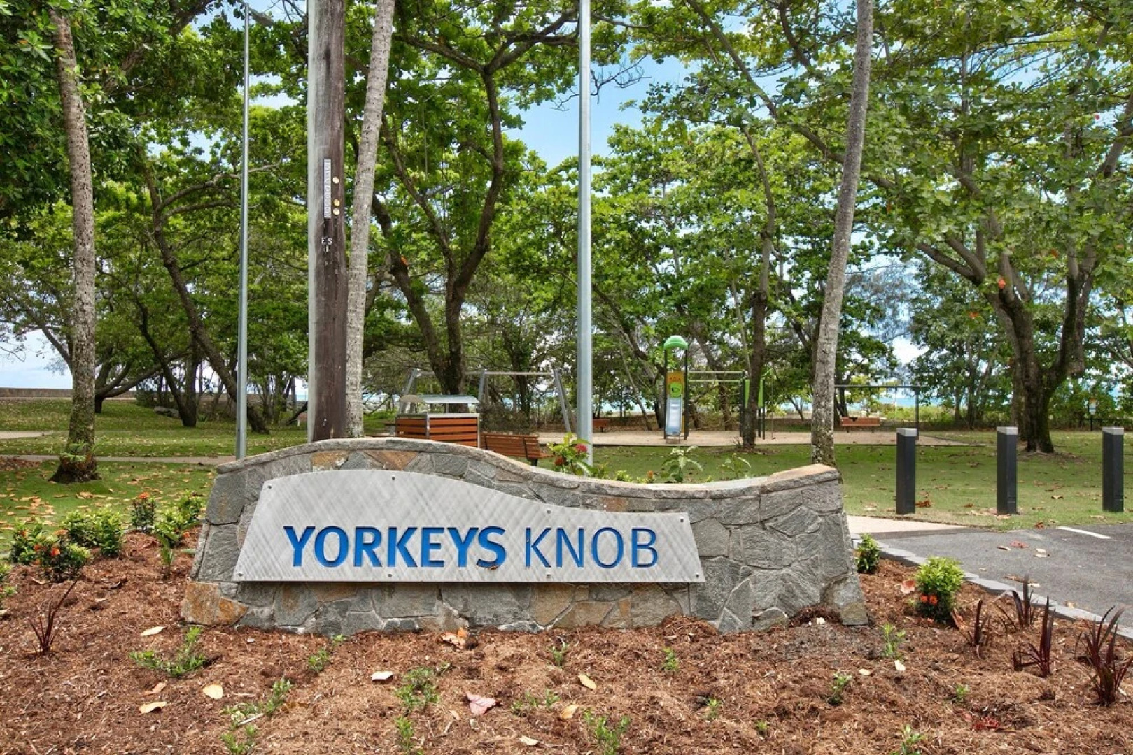 Beachfront Apartment with Ocean Views