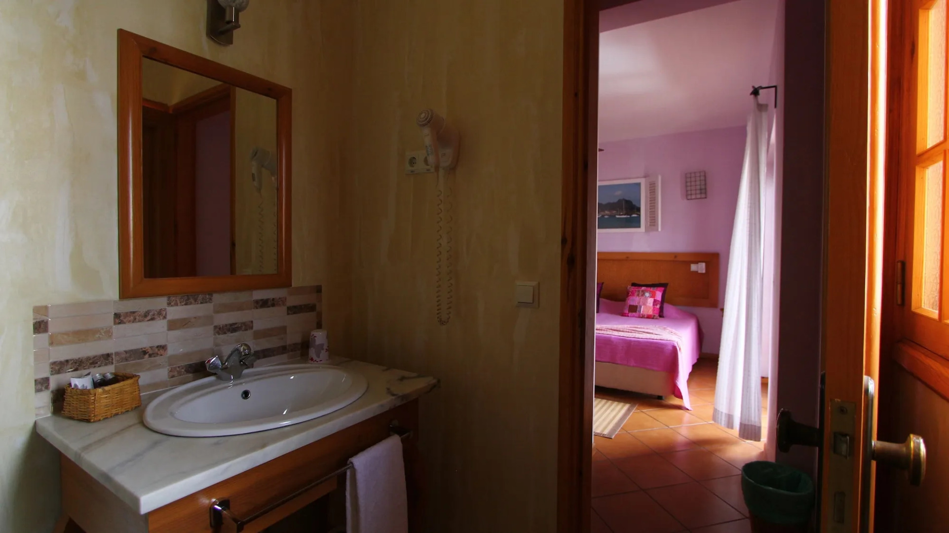 Kira's Boutique Hotel