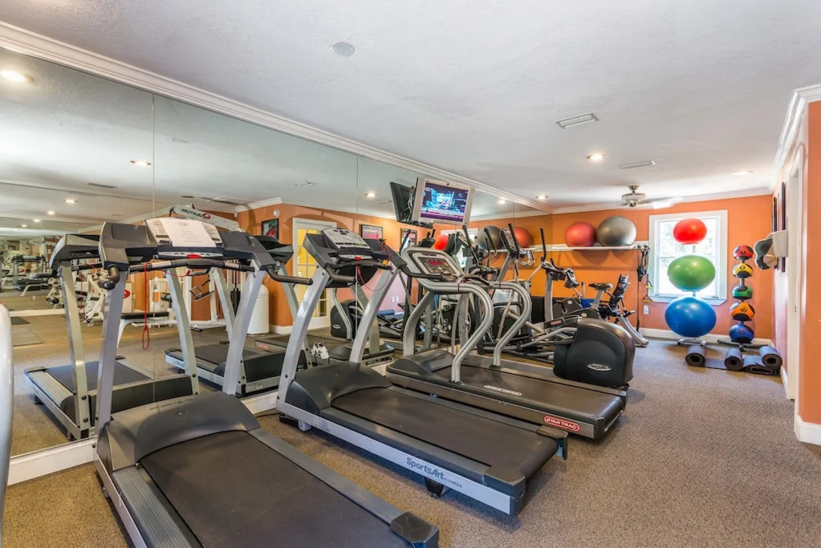 Hodnett Cooper's Beach Club