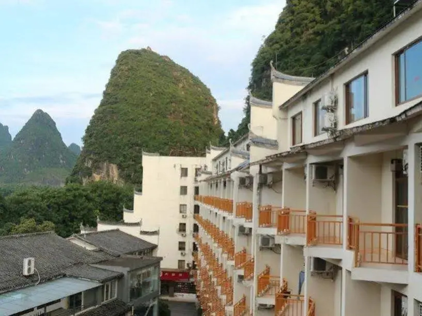 Yangshuo Tangrenjie Hotel