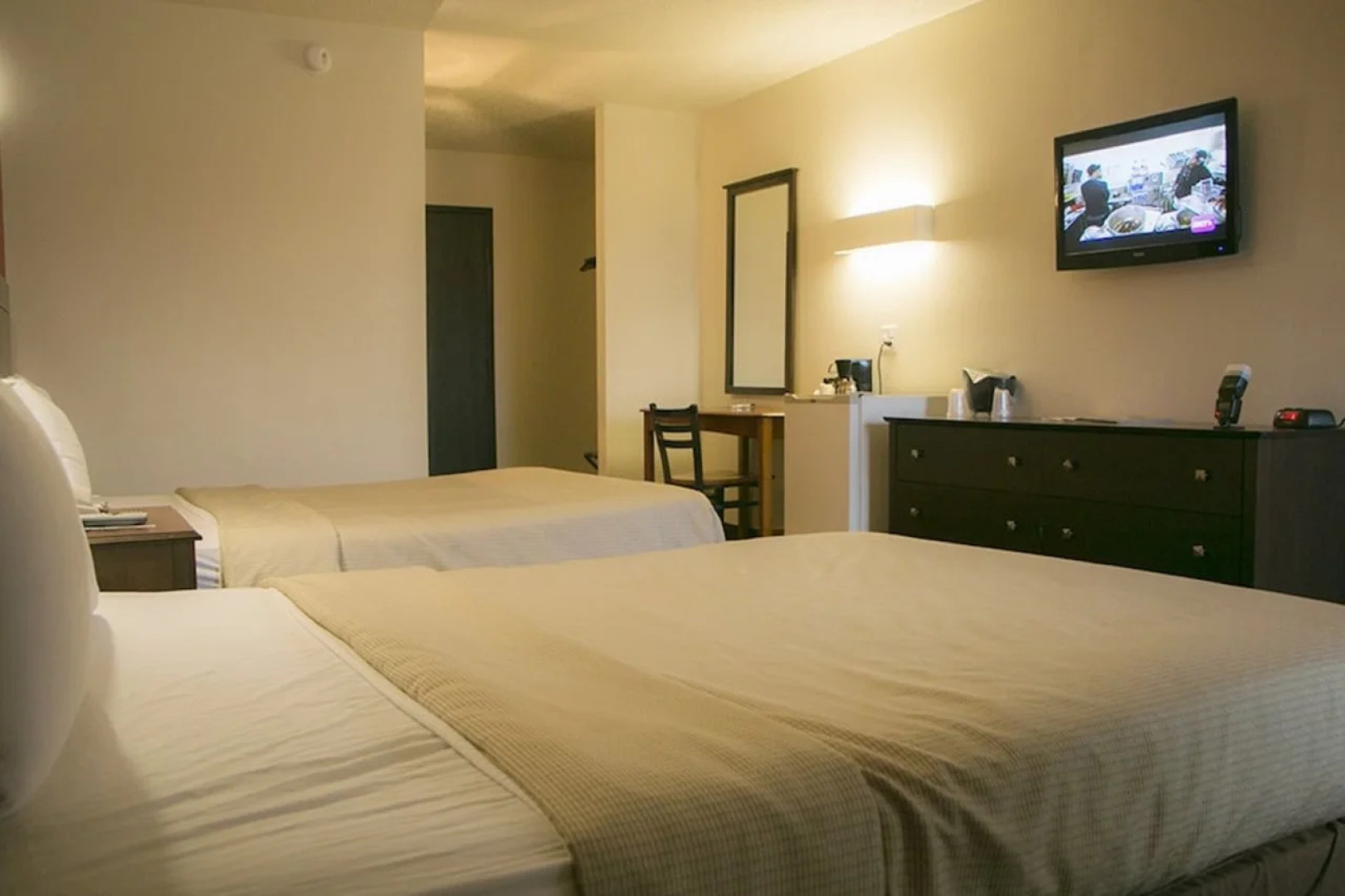 SkyLight Inn Cleveland - Willoughby