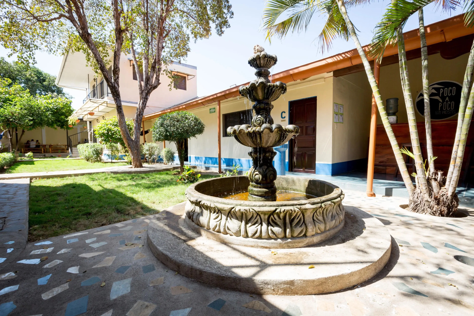 Poco a Poco Hostel