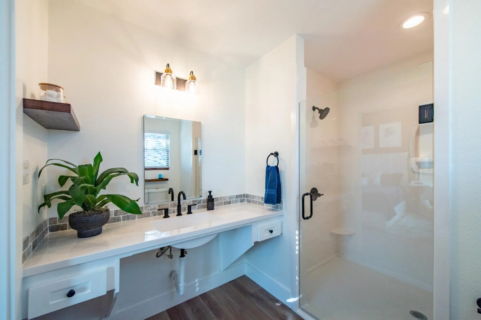 The Kingfisher Cabin 15min to Magnolia Baylor