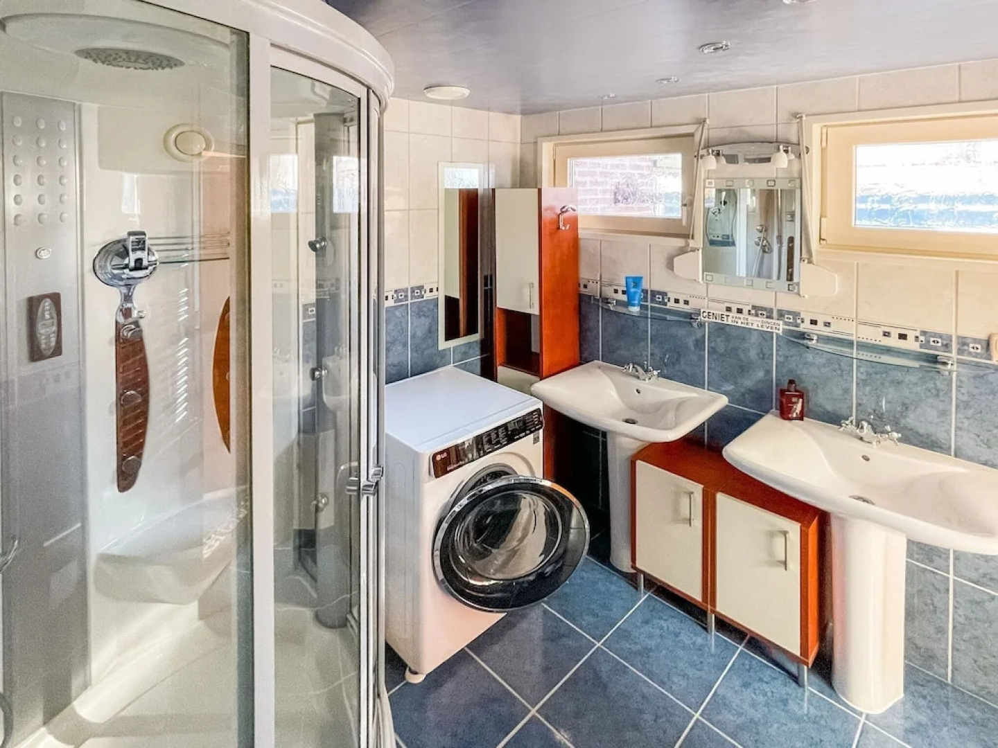 Beautiful Holiday Home in Kamperland Near the Beach