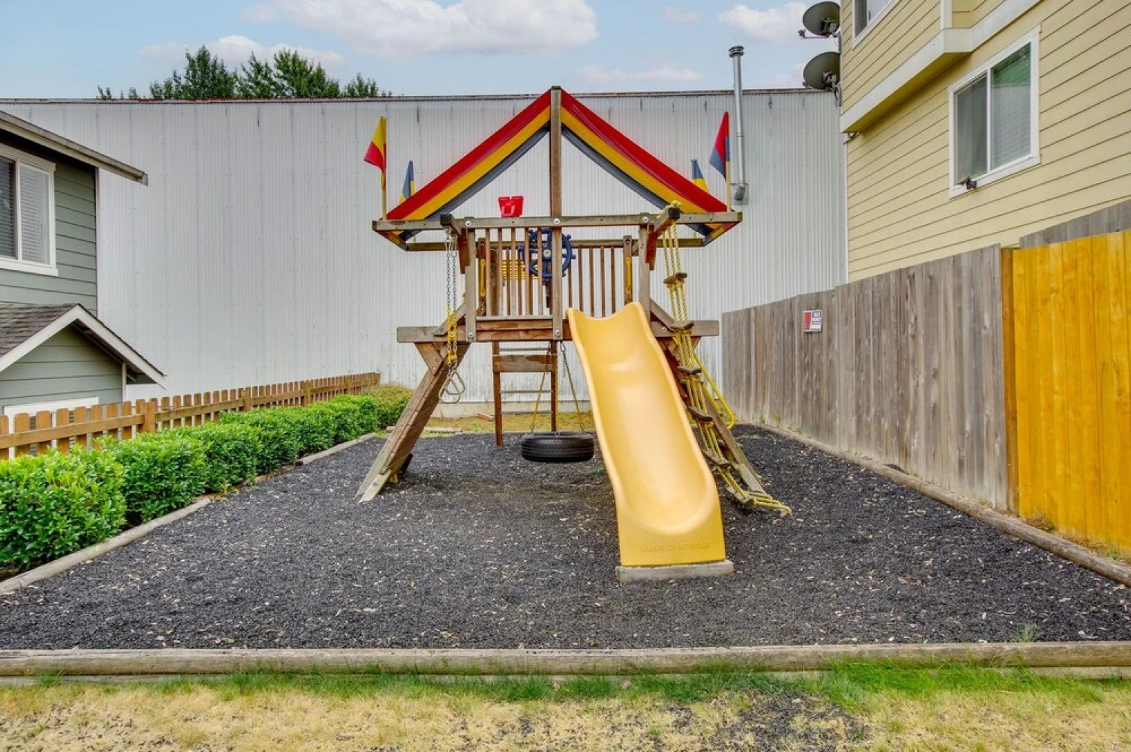 Wfh-friendly Townhome Rental Near Ferry in Everett