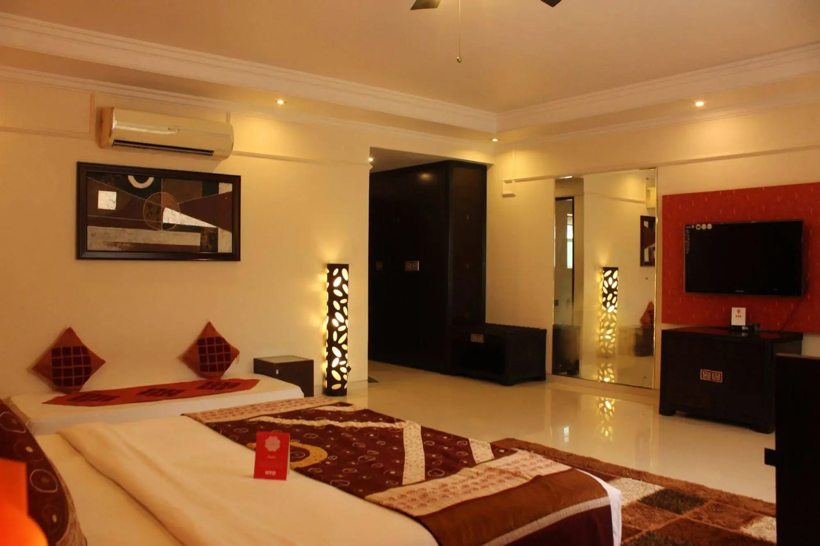 OYO 2303 Hotel Royal Mirage