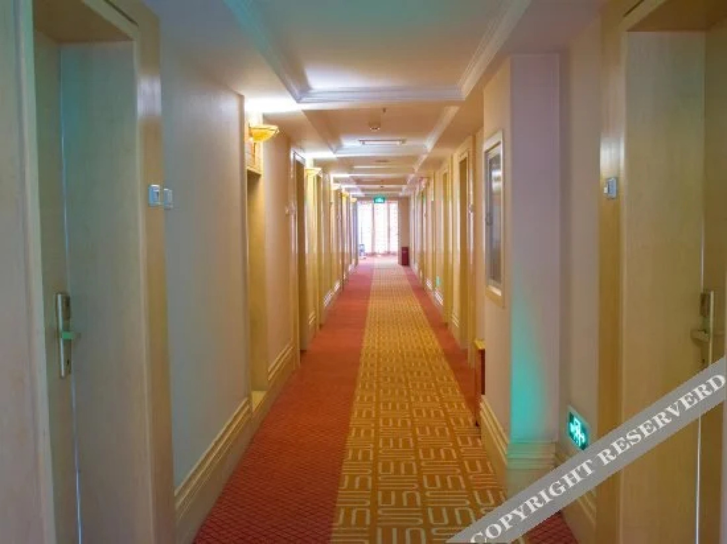 Xiangyang Oriental Hawaii Holiday Hotel