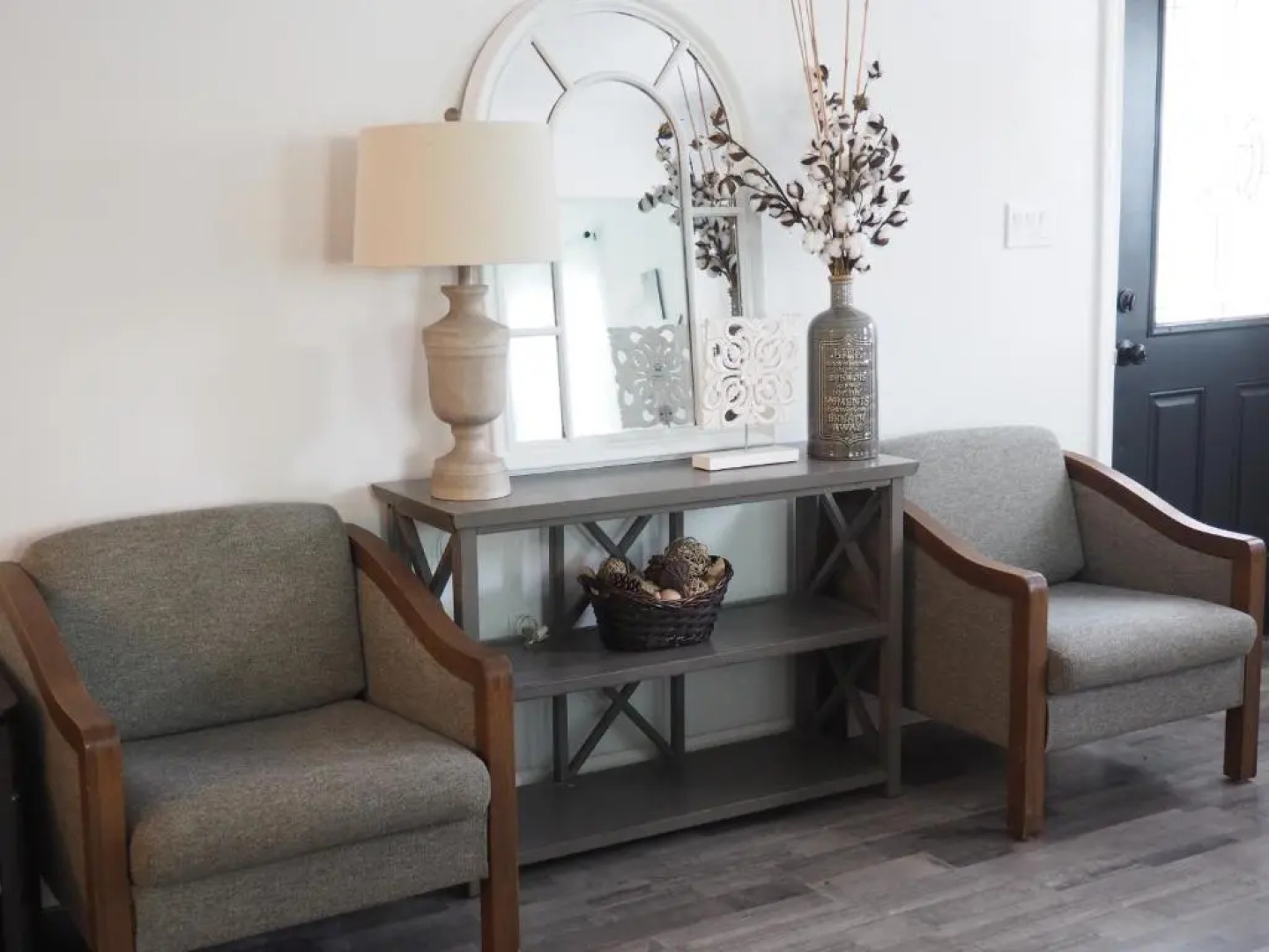 Newly Renovated, Modern 3 Bedroom 2 Bath Farmhouse in the City