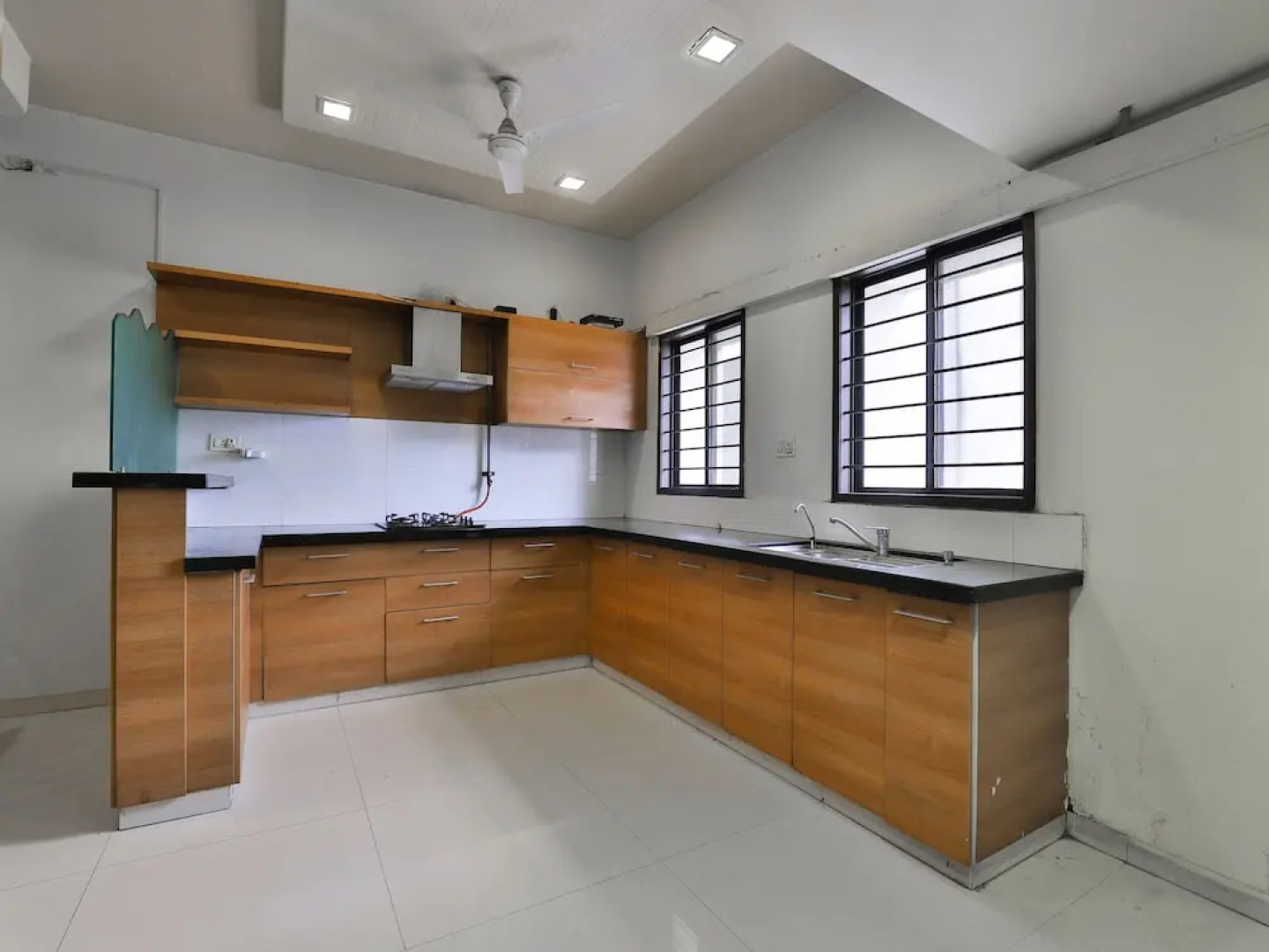 OYO 15508 Shreeji Sangeet Apartments