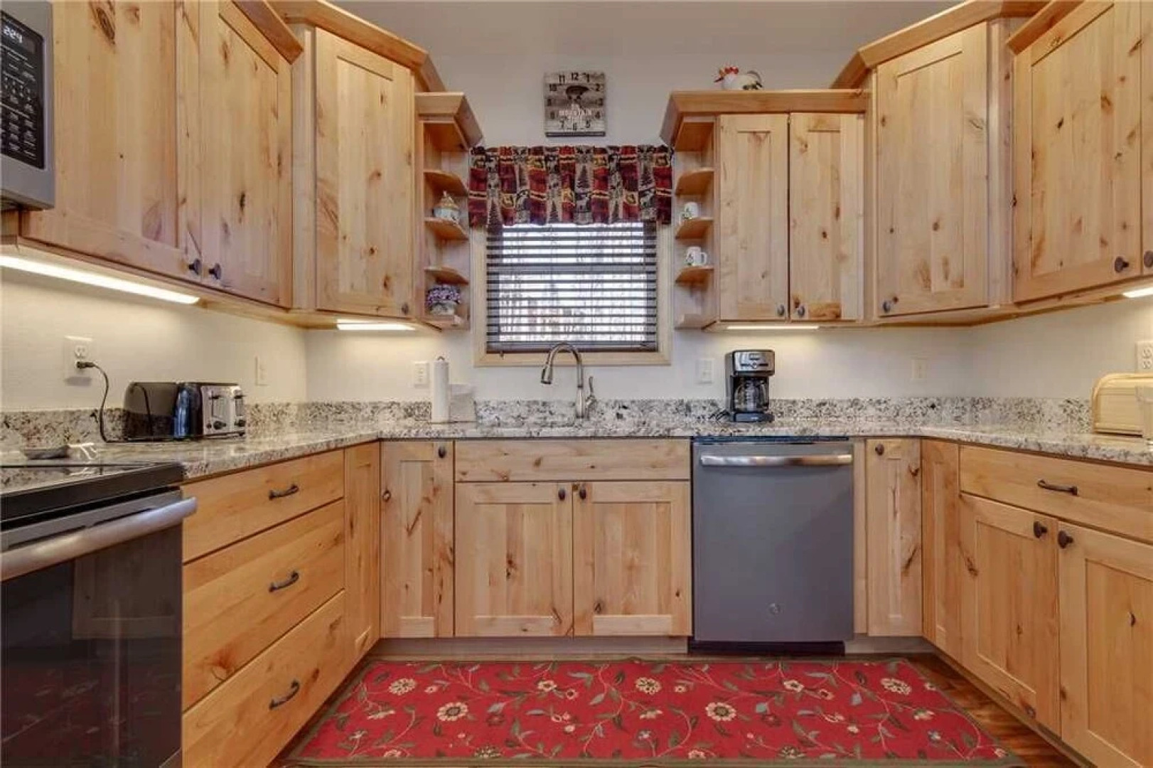 Eagles View - Four Bedroom Cabin