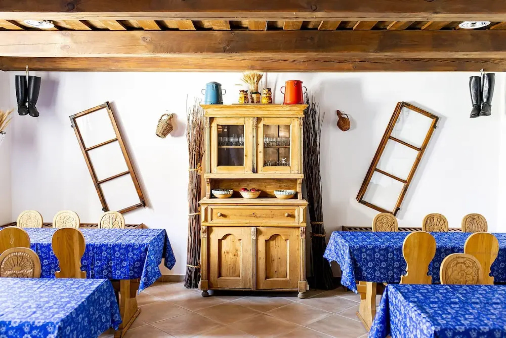 Gastland M1 Hotel & Conference Center