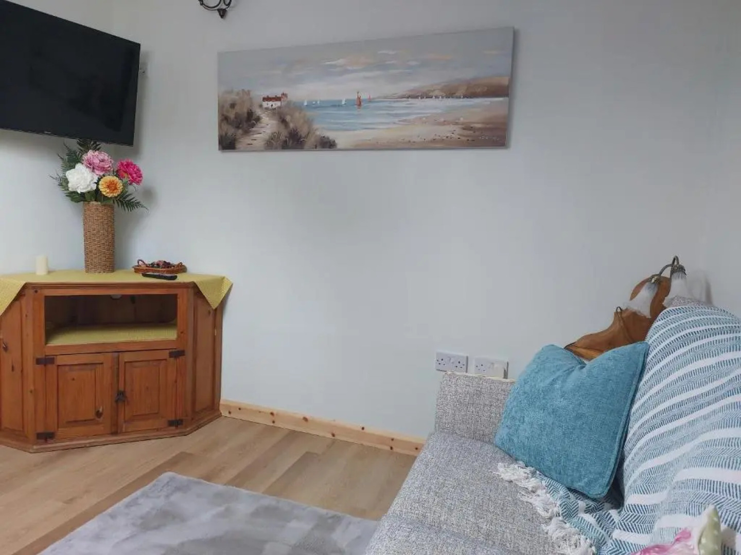 Wesley House Holidays - Choice of 2 Quirky Cottages in 4 private acres