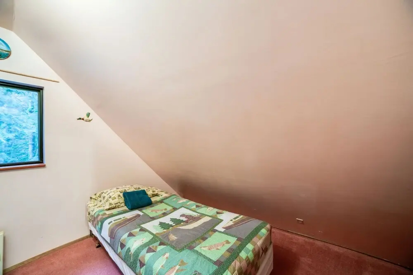 67MF- Hot Tub - Pets Ok - BBQ - Sleeps 5