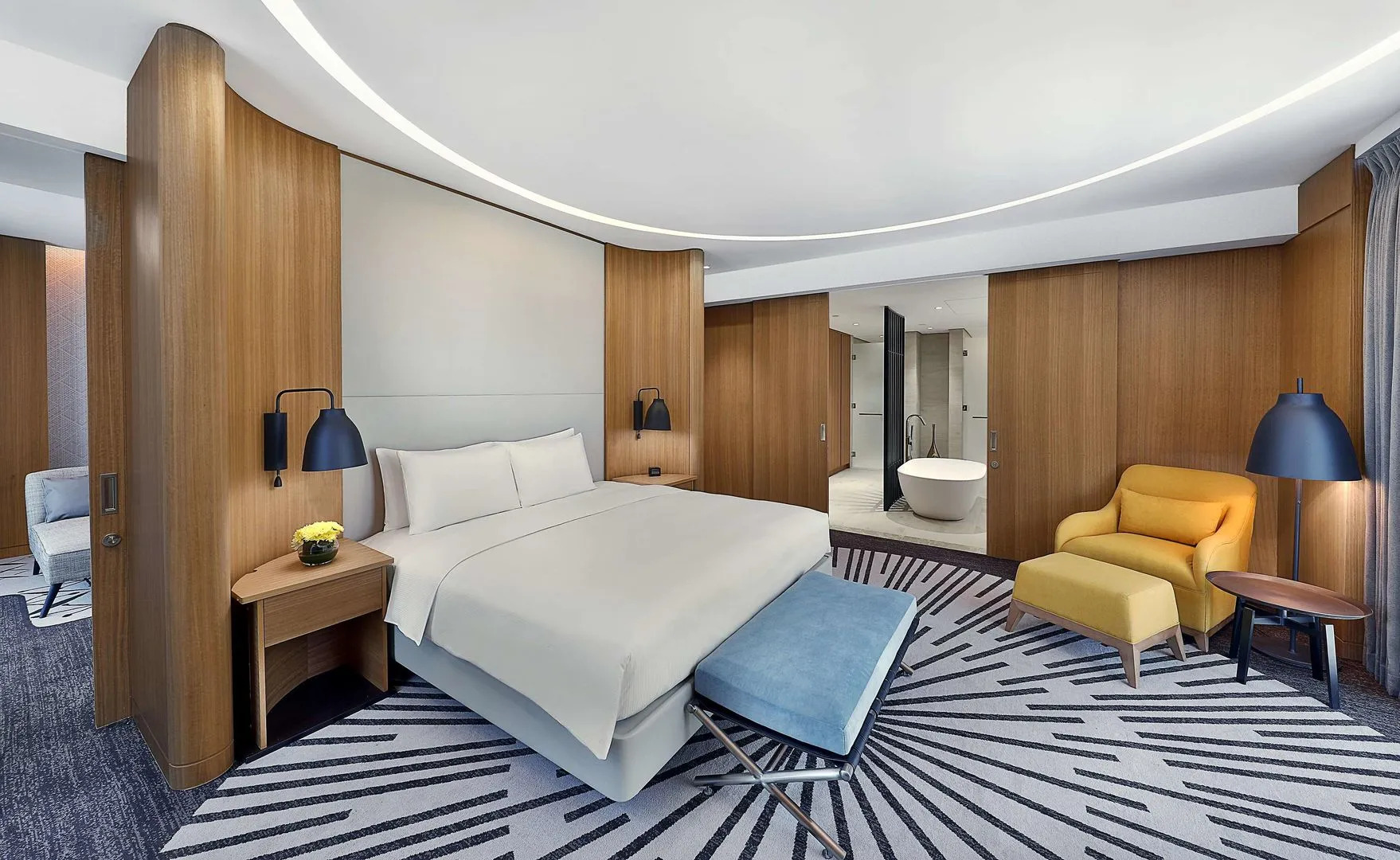 Отель Double Tree by Hilton Dubai Business Bay