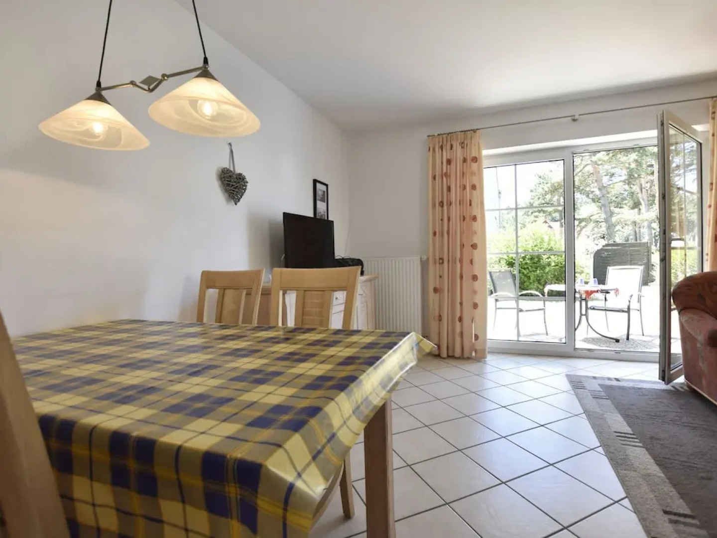 Spacious Apartment with Terrace in Dierhagen