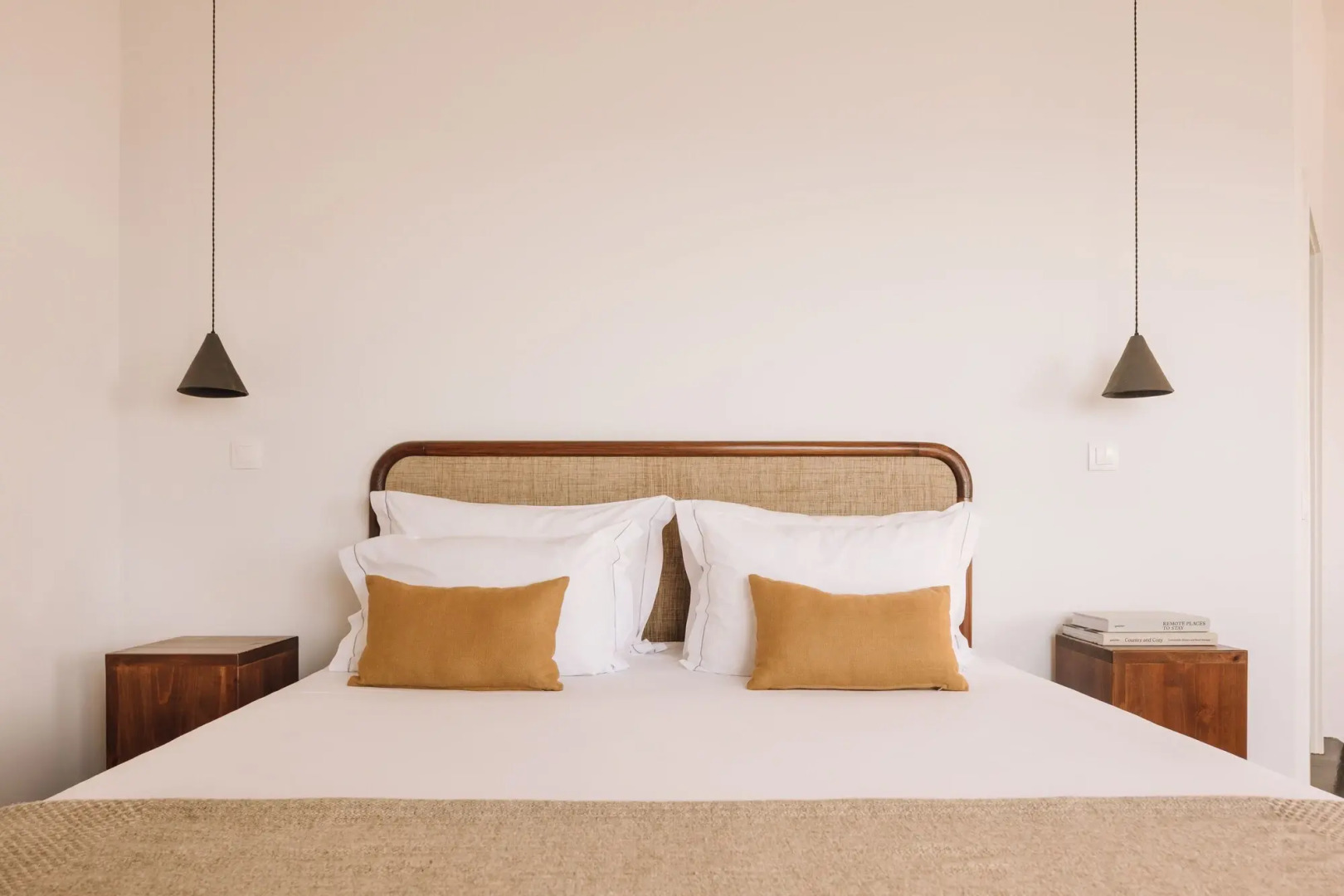 White Exclusive Suite & Villas