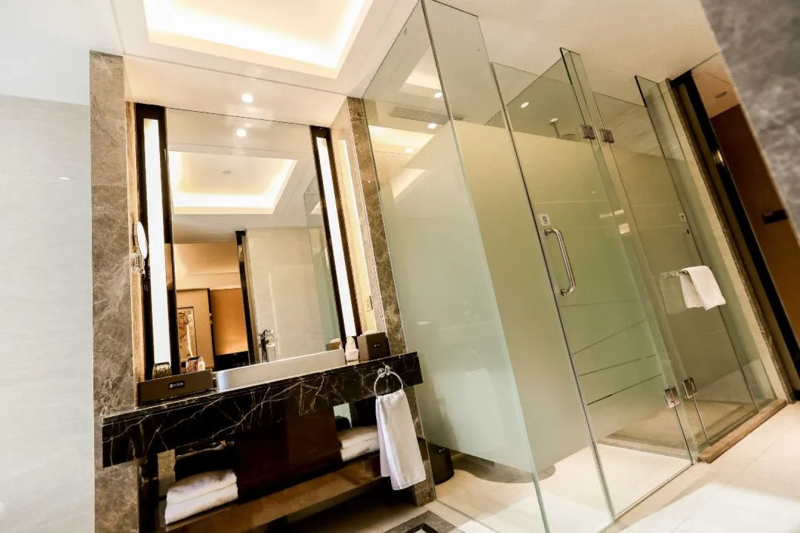 Li Cai Tian Qi Hotel Xianyang