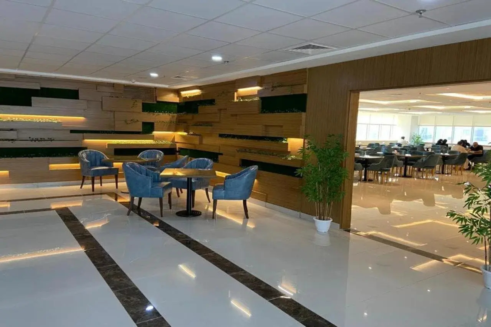 Dolphin Continental Hotel