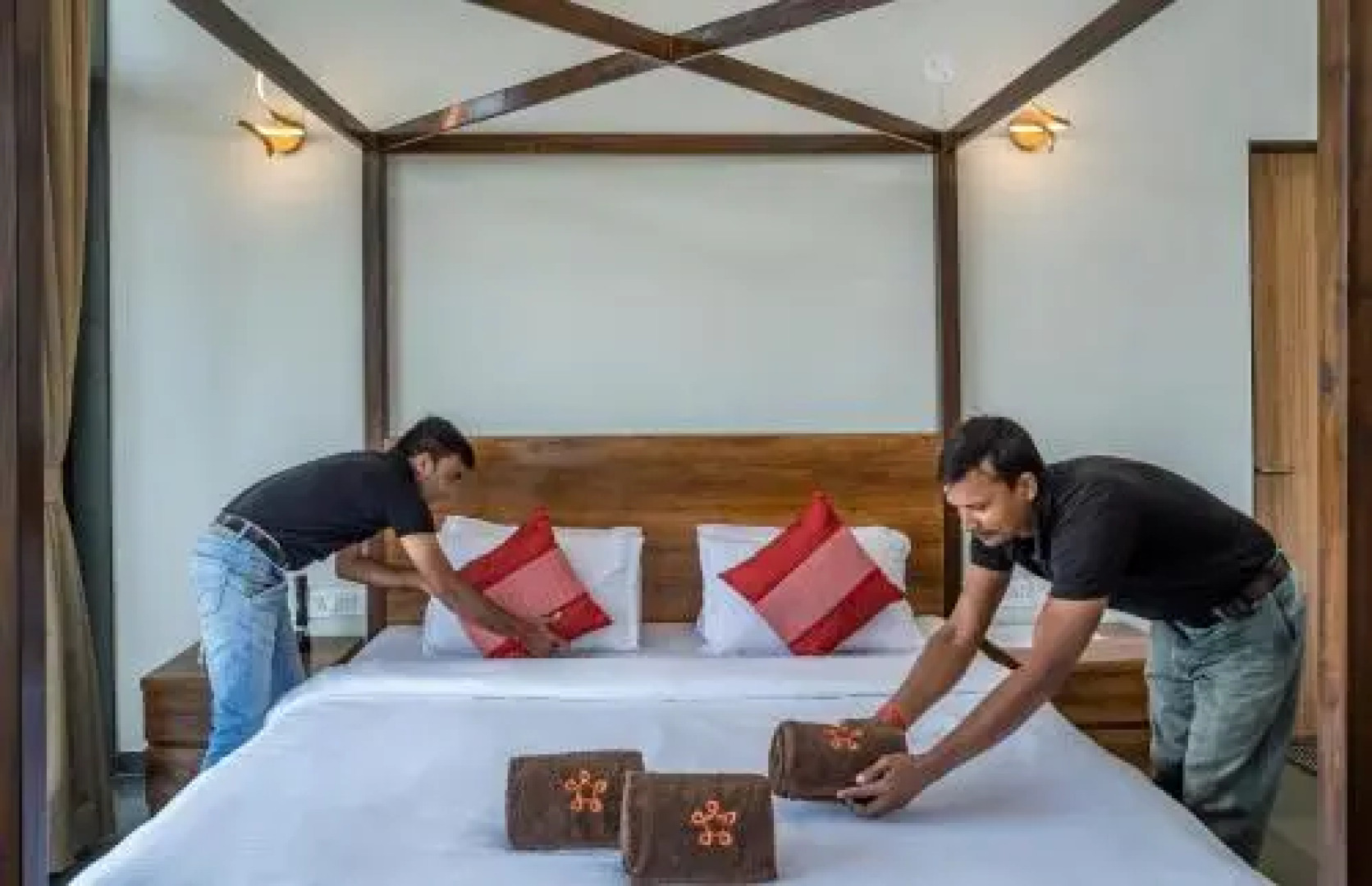 SaffronStays Falcon Hill, Lonavala - luxury villa with infinity pool near Lion's Point