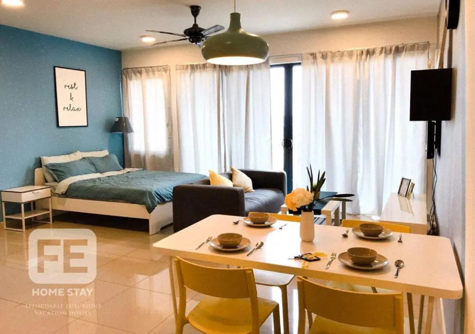 Netflix Wifi Trefoil Homestay Setia Alam FE Studo for 2 pax