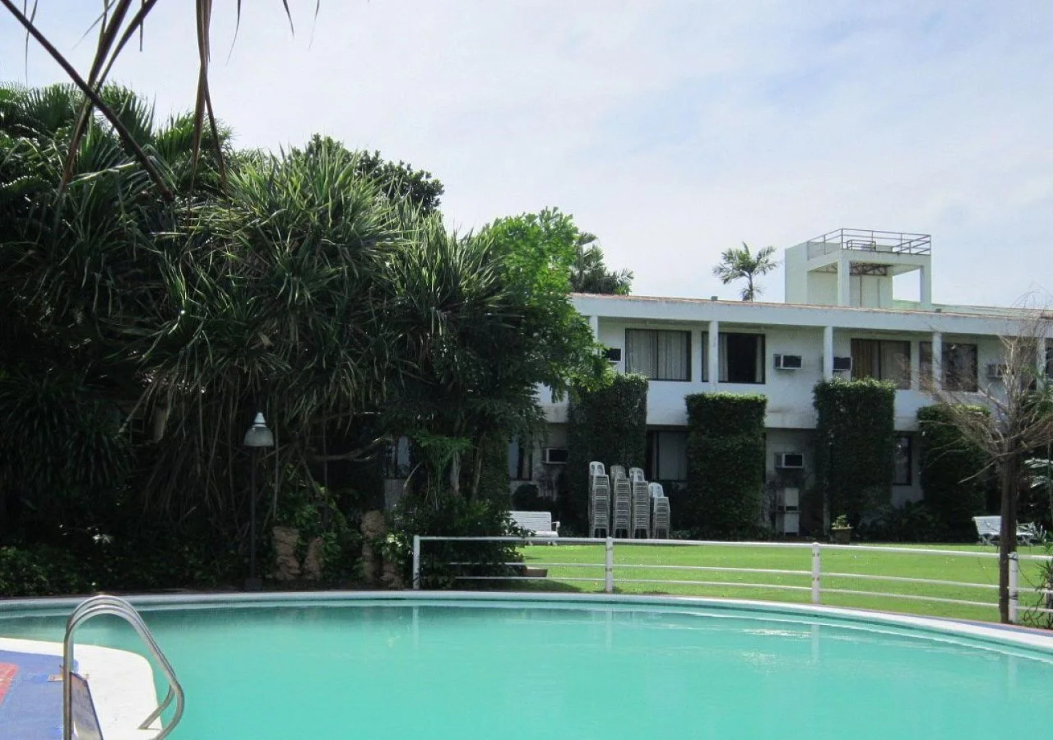 Harbor Lights Hotel and Restaurant