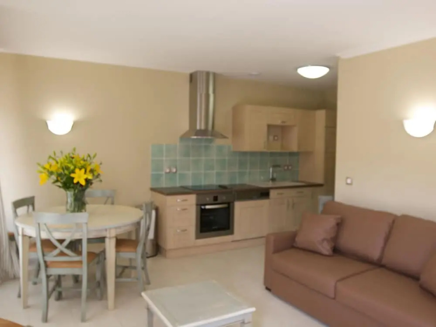 Neat Apartment With Dishwasher, in the Middle of Provence