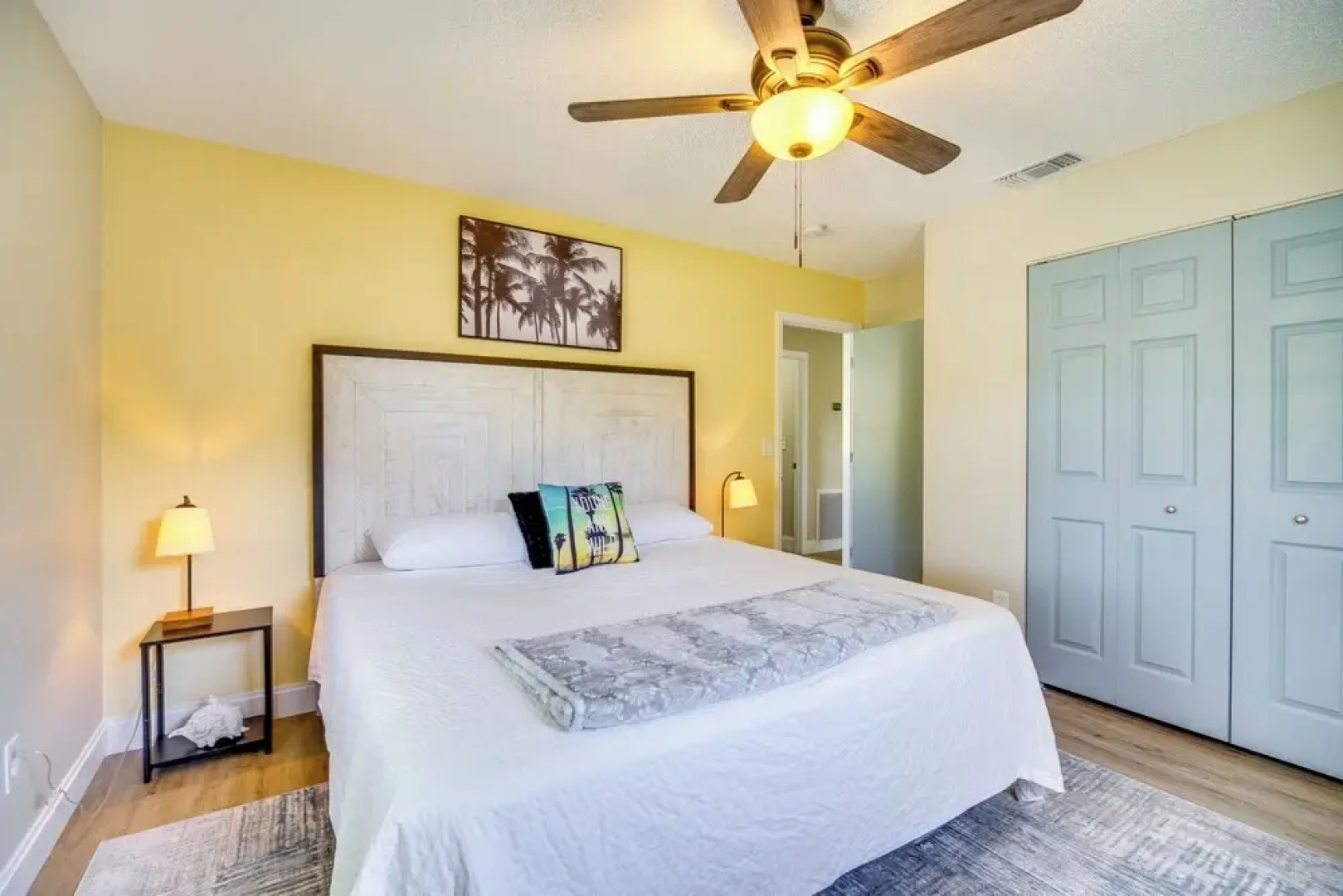 Sebastian Retreat w/ Screened Porch: 6 Mi to Beach