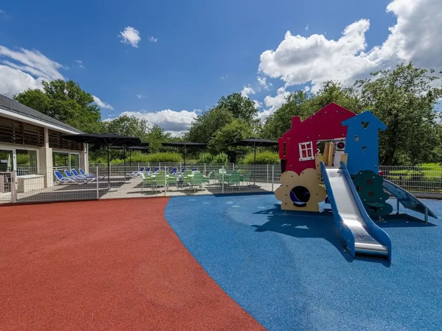 Beautiful Holiday Home With Linen Package