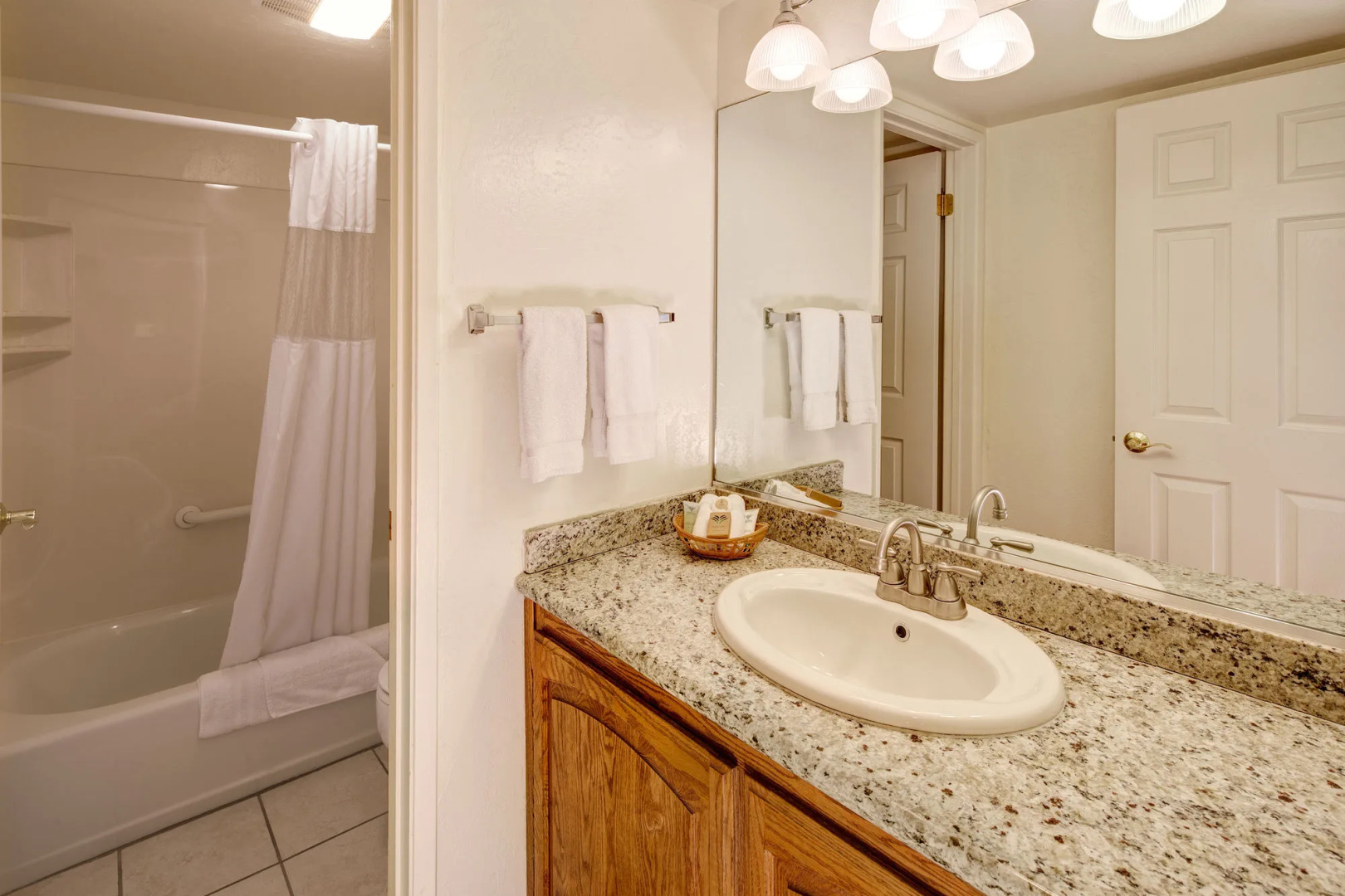 Aston Lakeland Village Beach & Mountain Resort