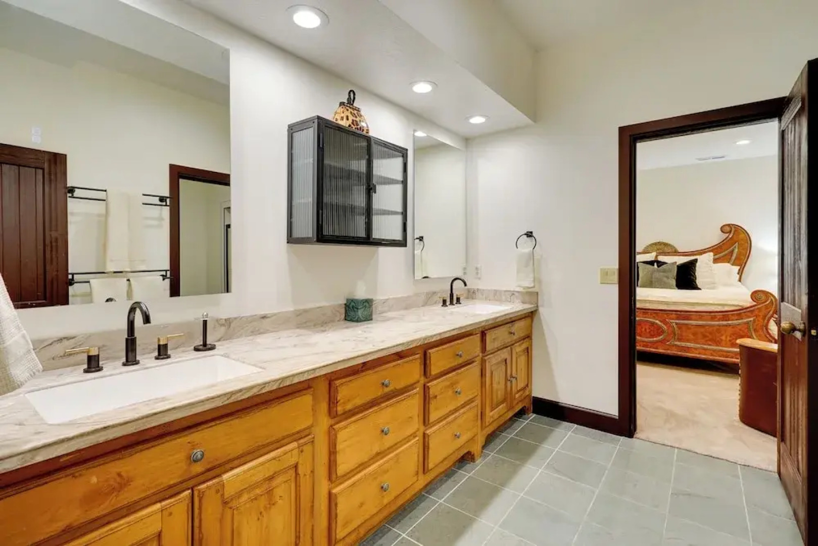 15 Mi to Slc: Riverwalk Suite w/ Mtn Views