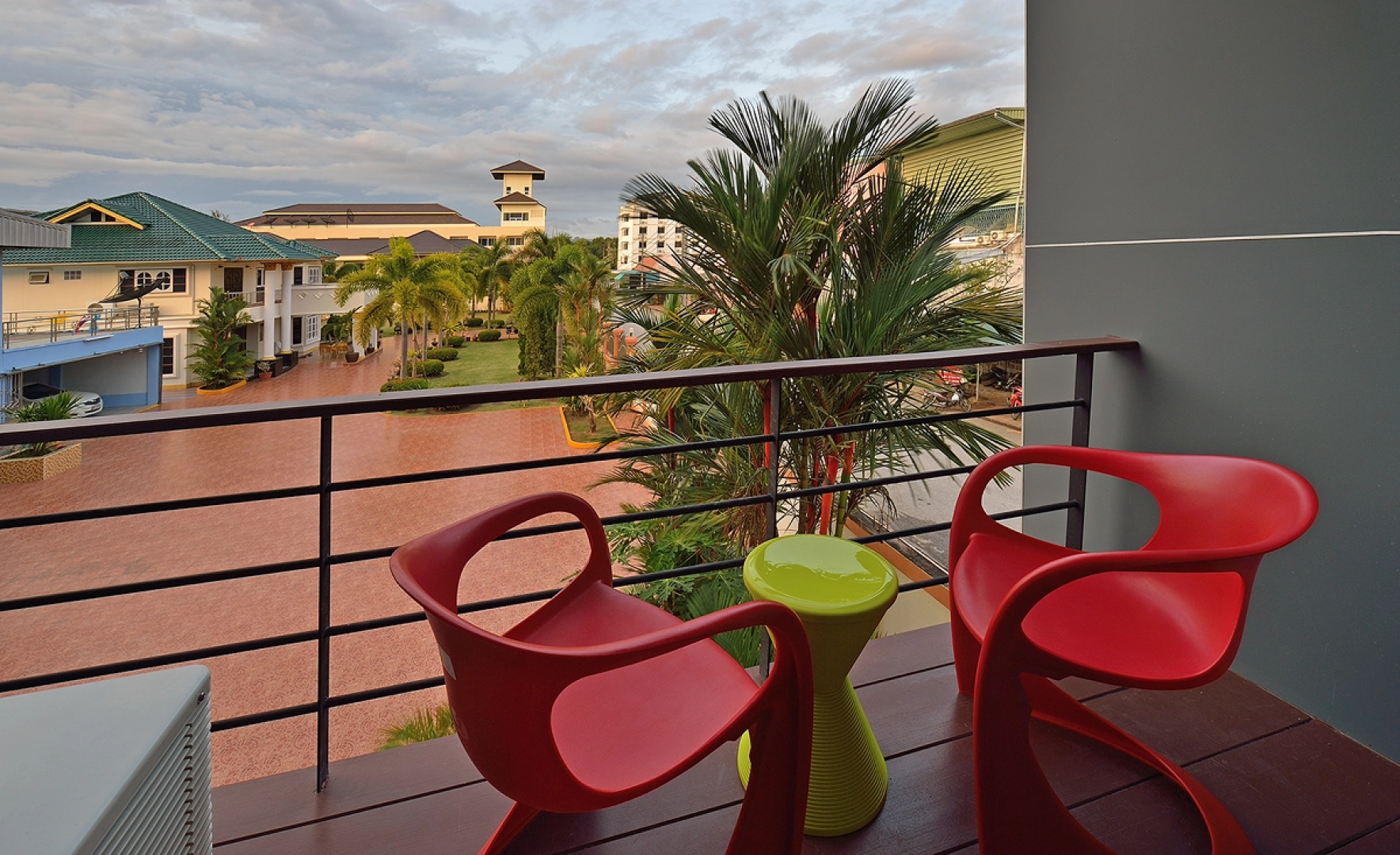 Riverside Hotel