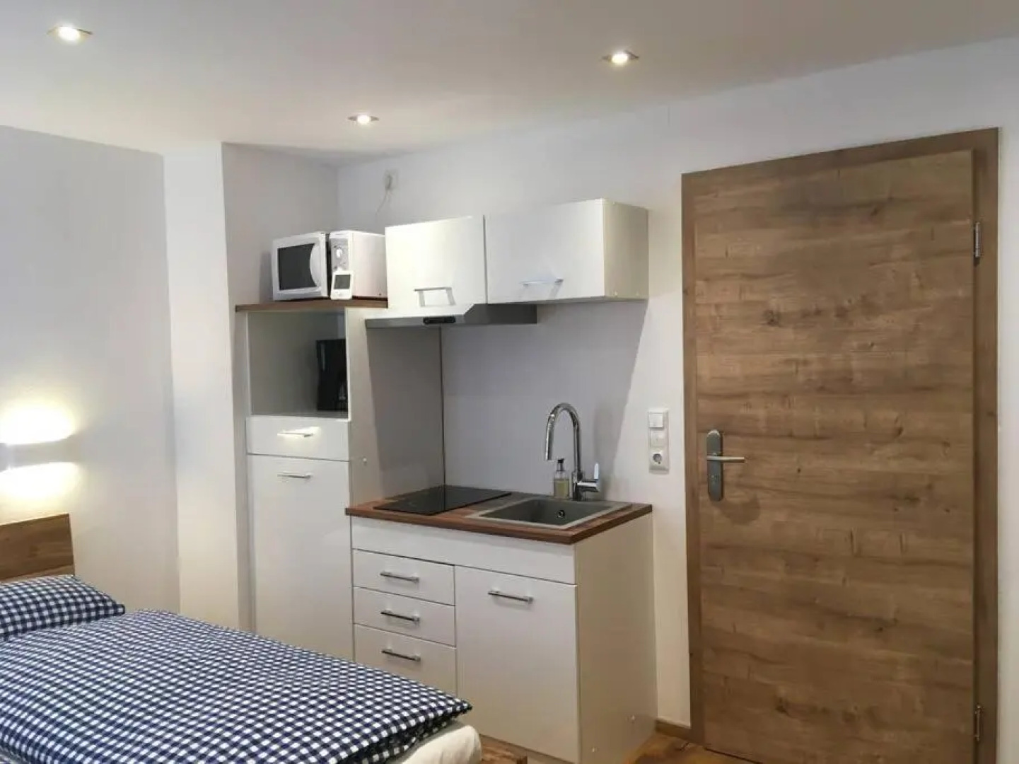 Exklusiv - neu renoviertes Apartment mit Terrasse