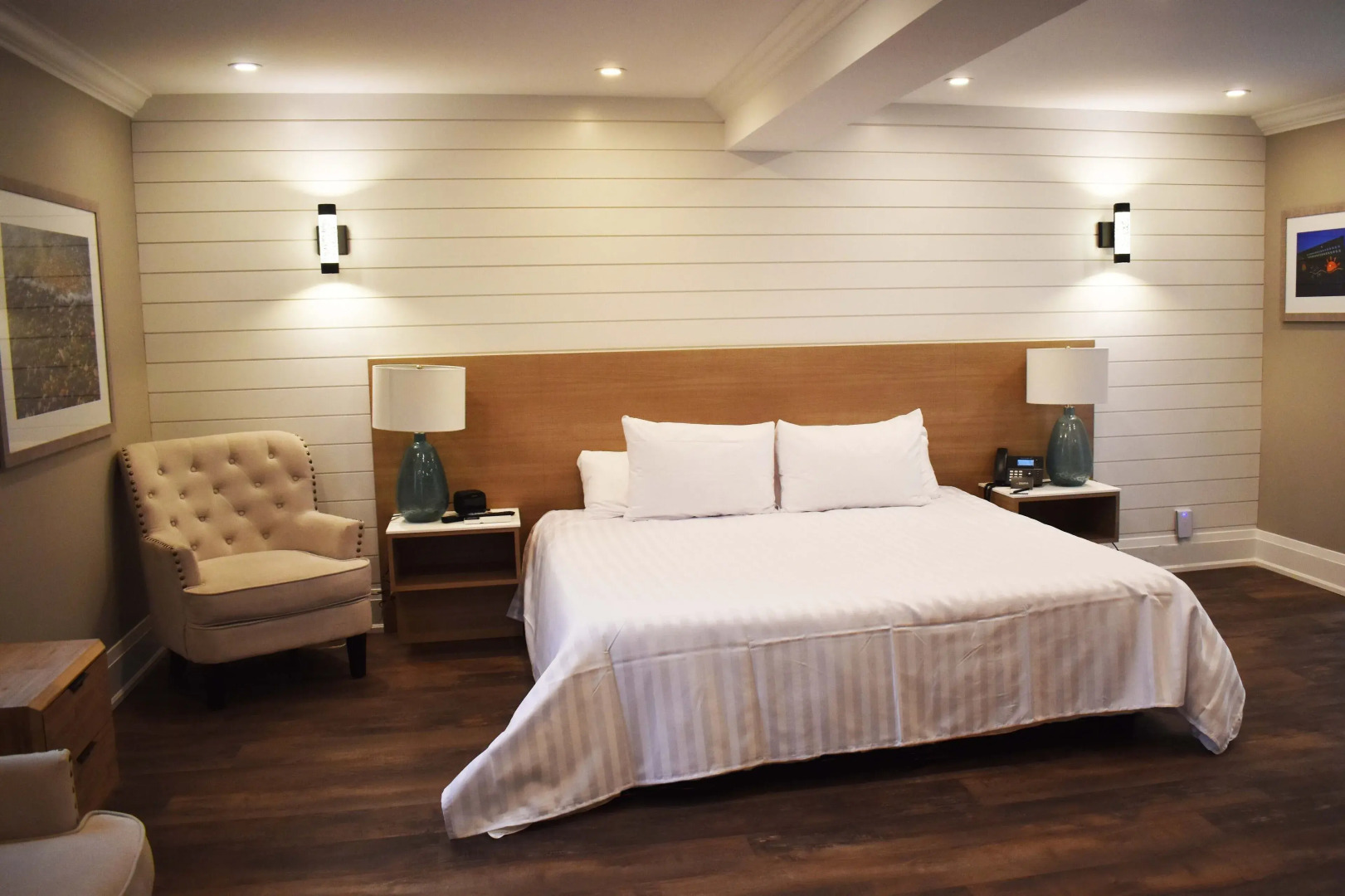 Colonial Hotel & Suites