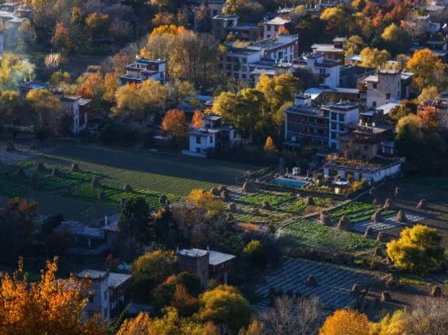 Danba County Gezuo Hotel