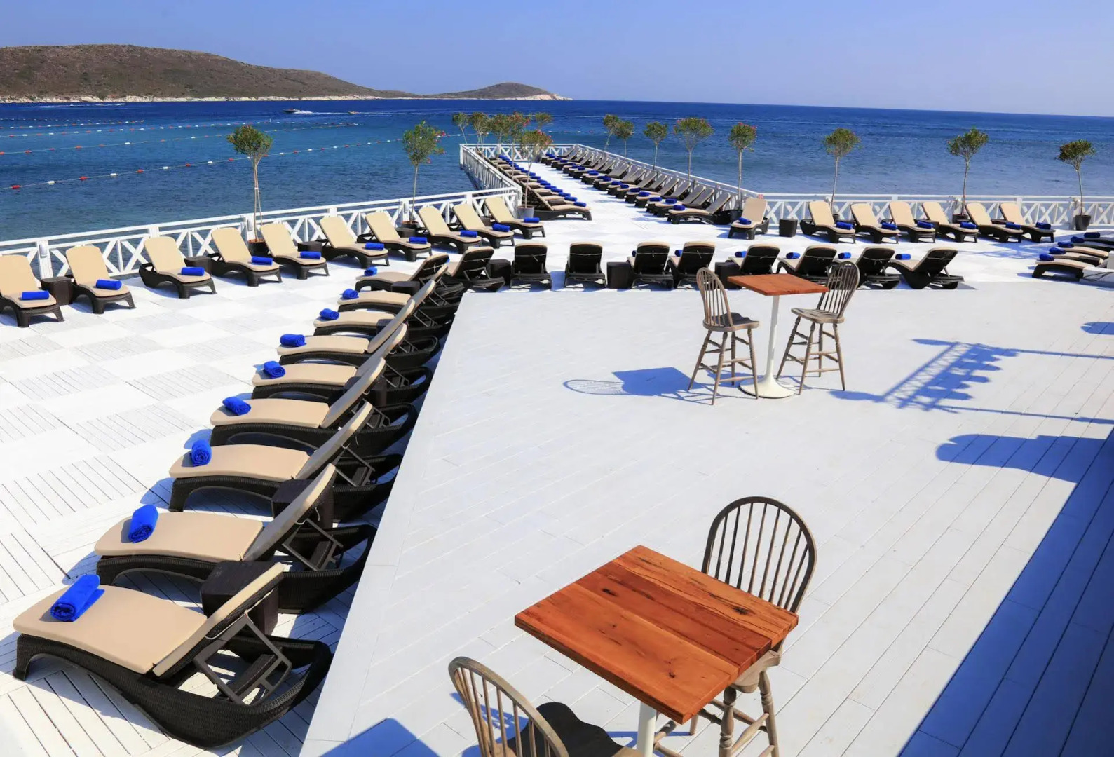 Design Plus Seya Beach Hotel