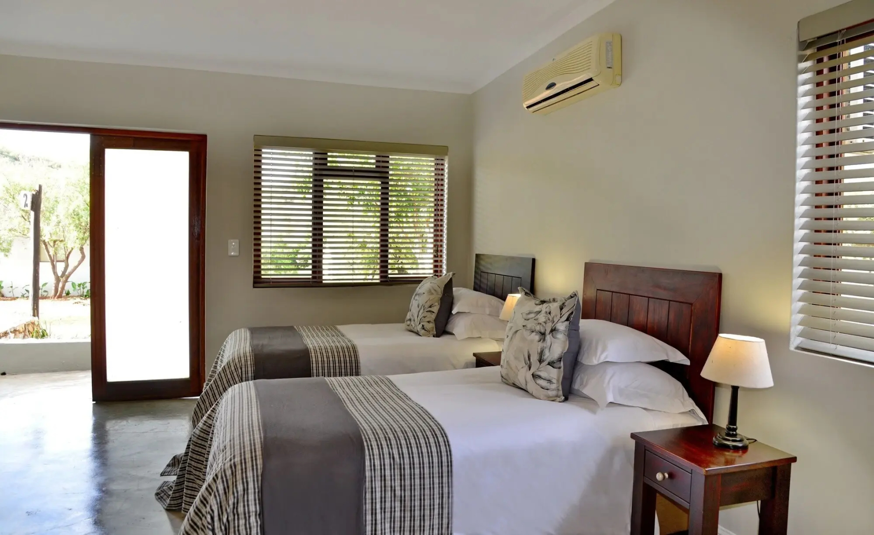 Thanda Manzi Country Hotel