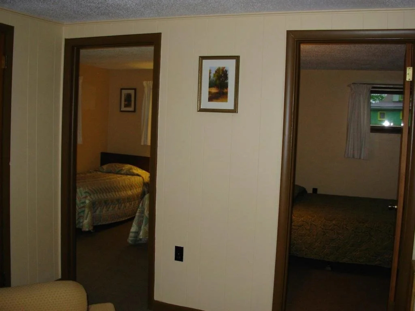 Red Carpet Inn On The Lake