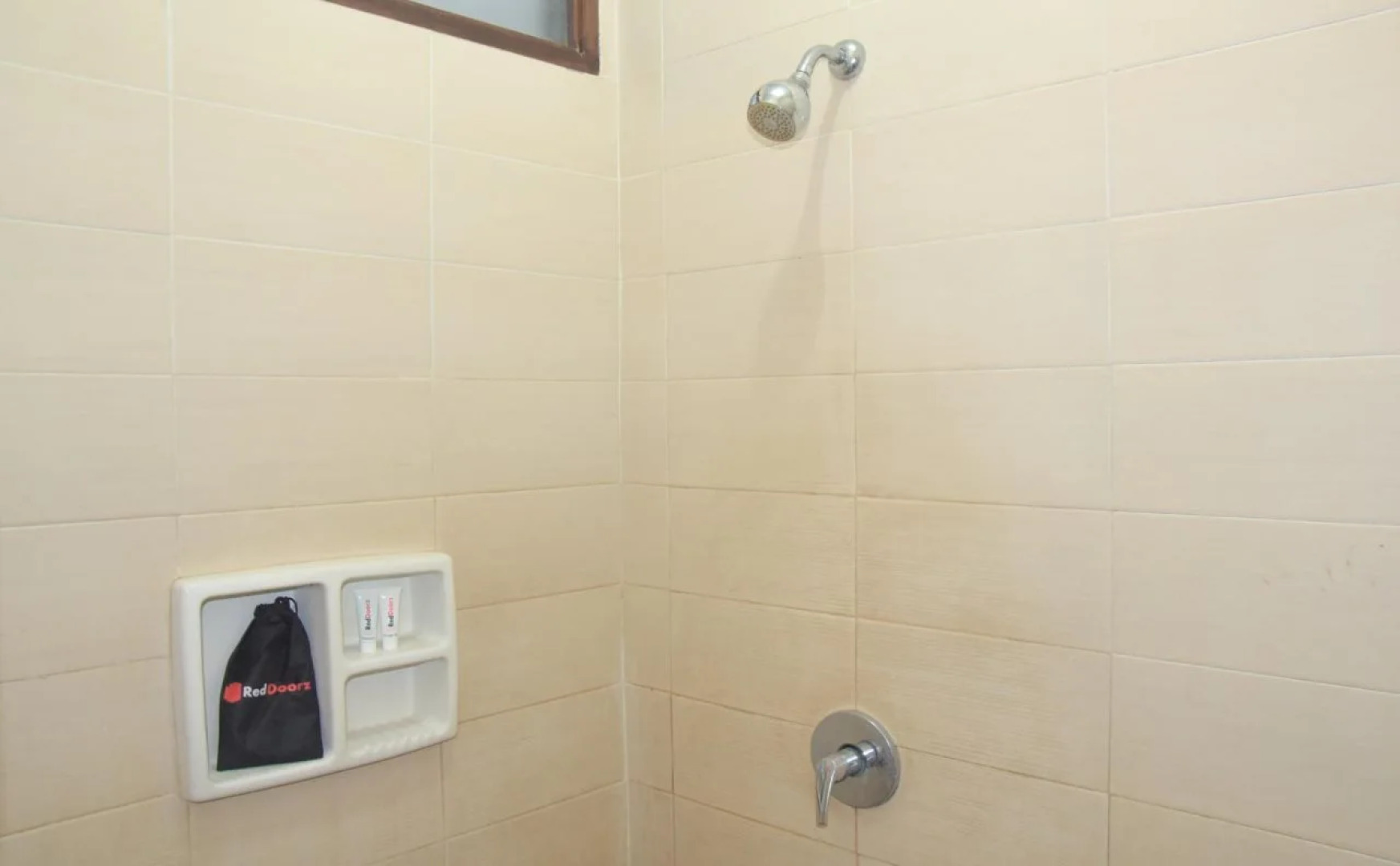 Kutilang Syariah Guest House by RedDoorz